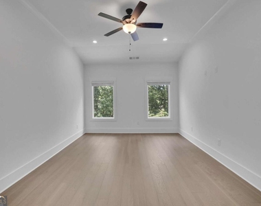 6181 Shoreland Circle - Photo Thumbnail 28