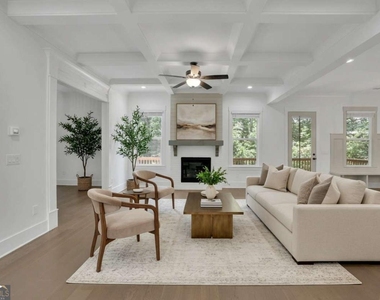 6181 Shoreland Circle - Photo Thumbnail 12