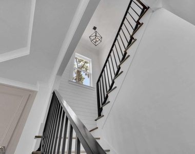6181 Shoreland Circle - Photo Thumbnail 10