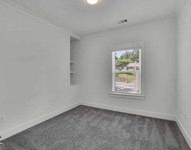 6181 Shoreland Circle - Photo Thumbnail 26