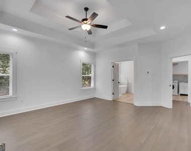 6181 Shoreland Circle - Photo Thumbnail 35