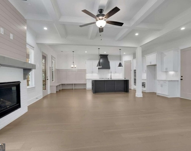 6181 Shoreland Circle - Photo Thumbnail 21