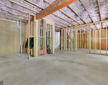 6181 Shoreland Circle - Photo Thumbnail 43