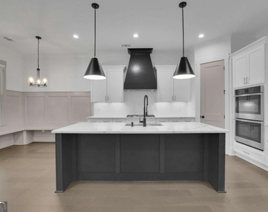 6181 Shoreland Circle - Photo Thumbnail 16