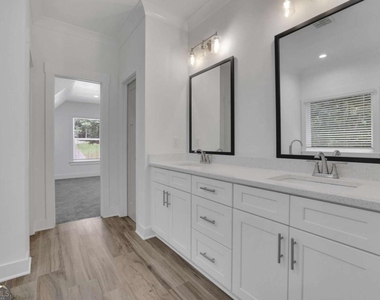 6181 Shoreland Circle - Photo Thumbnail 37