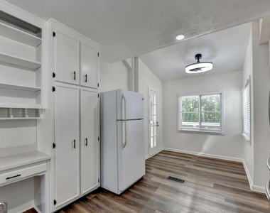 1530 Plunketts Road - Photo Thumbnail 26