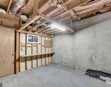 1530 Plunketts Road - Photo Thumbnail 47