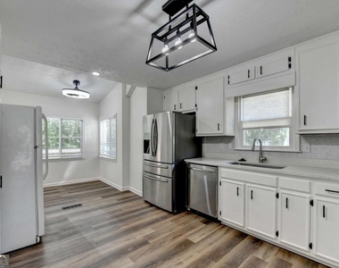 1530 Plunketts Road - Photo Thumbnail 22