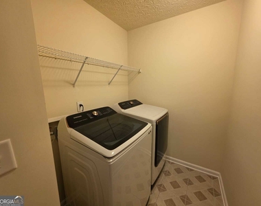 4332 Park Gate Drive - Photo Thumbnail 11