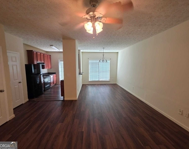 4332 Park Gate Drive - Photo Thumbnail 5