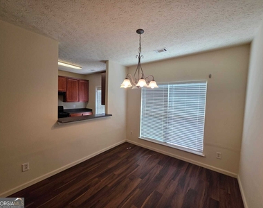 4332 Park Gate Drive - Photo Thumbnail 6