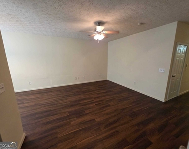 4332 Park Gate Drive - Photo Thumbnail 9