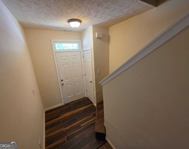 4332 Park Gate Drive - Photo Thumbnail 2