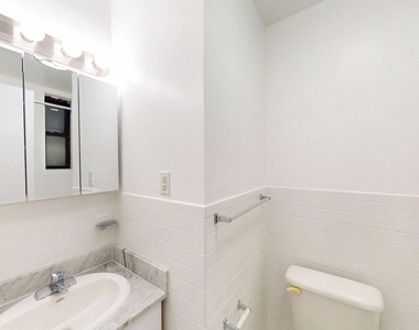 167 East 87th Street - Photo Thumbnail 2