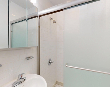 35 East 65th Street  - Photo Thumbnail 2