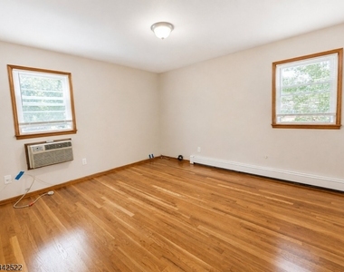 52 Mechanic St - Photo Thumbnail 6