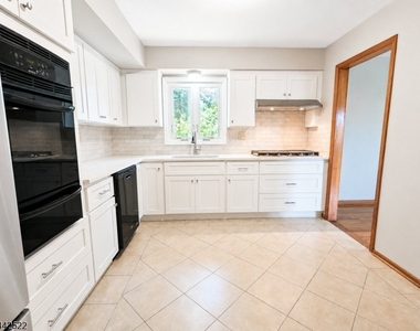 52 Mechanic St - Photo Thumbnail 1