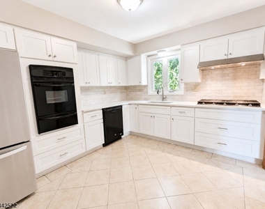 52 Mechanic St - Photo Thumbnail 2
