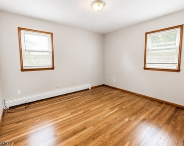 52 Mechanic St - Photo Thumbnail 7
