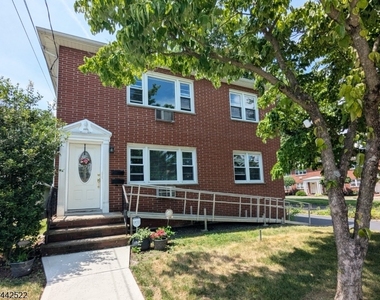 52 Mechanic St - Photo Thumbnail 10