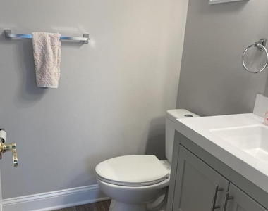 210 Tulip Lane - Photo Thumbnail 7