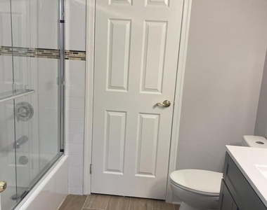 210 Tulip Lane - Photo Thumbnail 6