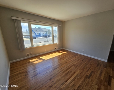 106 E Granada Drive - Photo Thumbnail 4