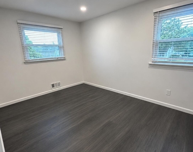 2133 Bridge Avenue - Photo Thumbnail 8