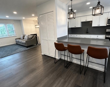 2133 Bridge Avenue - Photo Thumbnail 3