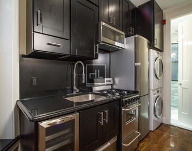 West 103 Street - Photo Thumbnail 3