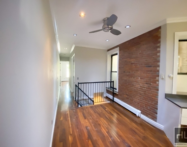 West 103 Street - Photo Thumbnail 5