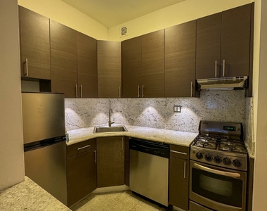 East 80th Street - Photo Thumbnail 1