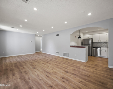 18-5 Augusta Court - Photo Thumbnail 3