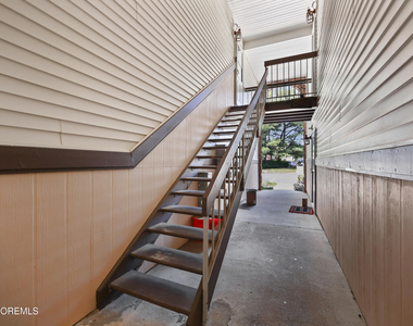 18-5 Augusta Court - Photo Thumbnail 1