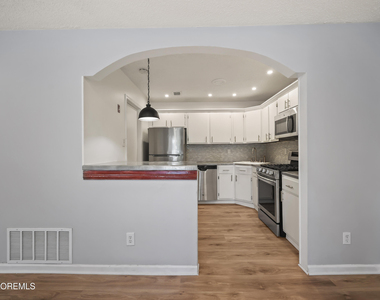 18-5 Augusta Court - Photo Thumbnail 9