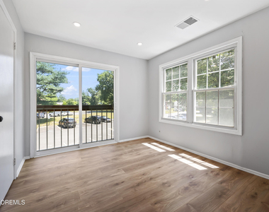18-5 Augusta Court - Photo Thumbnail 5