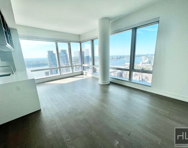 10th Avenue - Photo Thumbnail 5