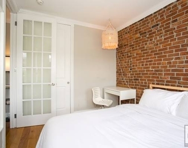Essex Street - Photo Thumbnail 1