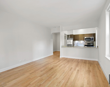 West 18th Street - Photo Thumbnail 2