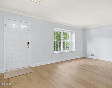 17 Alameda Court - Photo Thumbnail 4