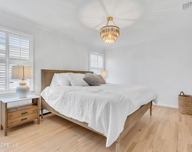 217 Howe Street - Photo Thumbnail 14