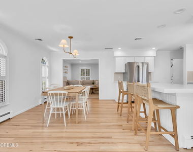 217 Howe Street - Photo Thumbnail 9