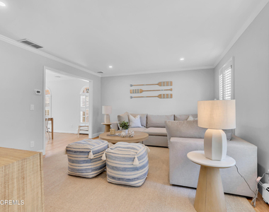 217 Howe Street - Photo Thumbnail 6