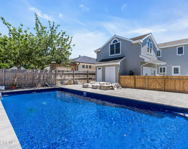 217 Howe Street - Photo Thumbnail 26