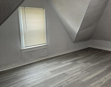 404 3rd Avenue - Photo Thumbnail 1