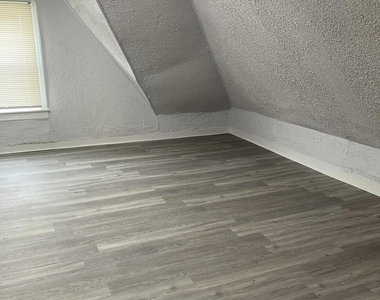 404 3rd Avenue - Photo Thumbnail 2