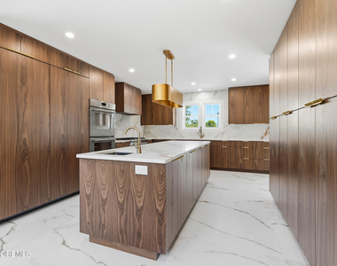19 Roslyn Drive - Photo Thumbnail 10