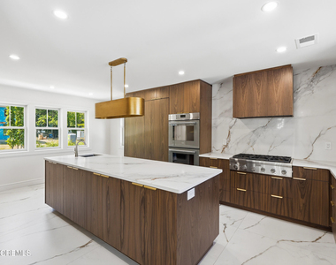 19 Roslyn Drive - Photo Thumbnail 12