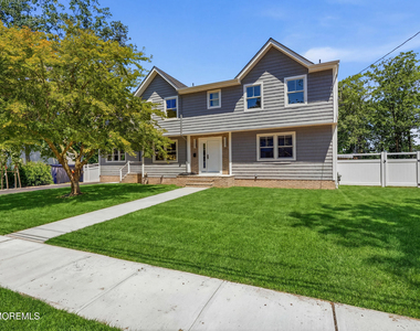 19 Roslyn Drive - Photo Thumbnail 1