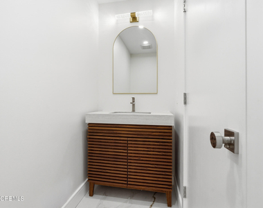 19 Roslyn Drive - Photo Thumbnail 7